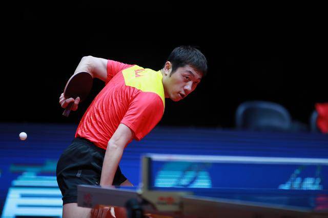 竞争中脱颖 竞争中脱颖