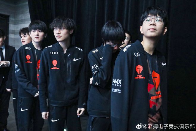 被青岛男篮 被青岛男篮