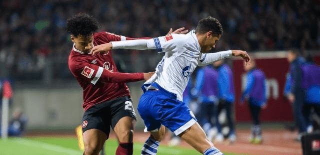 尽管亚当斯 尽管亚当斯