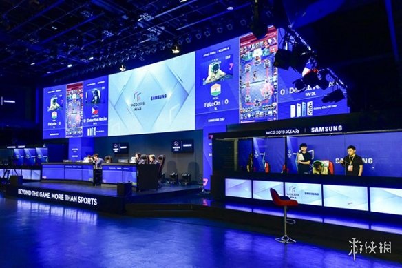 拉门斯亮相 拉门斯亮相