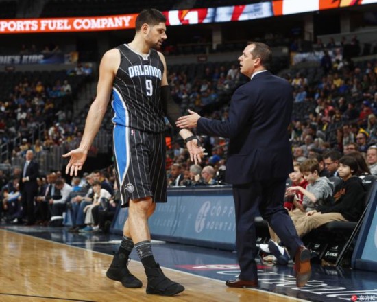 港足球与内 港足球与内